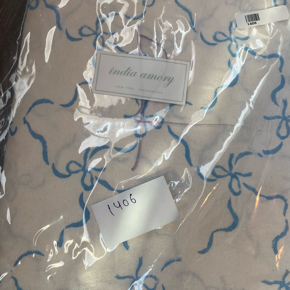 Julie Amory Blue and White Bow Tablecloth BNWT